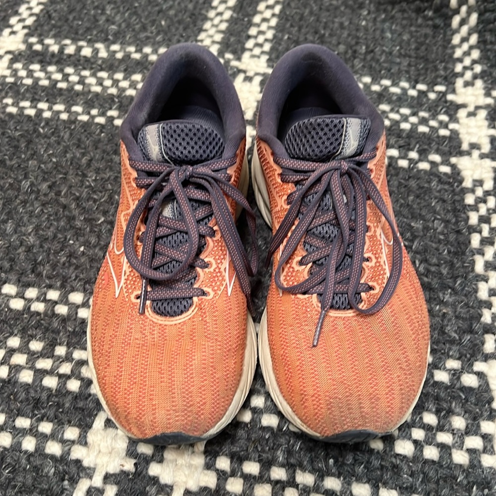 Mizuno waverider 27